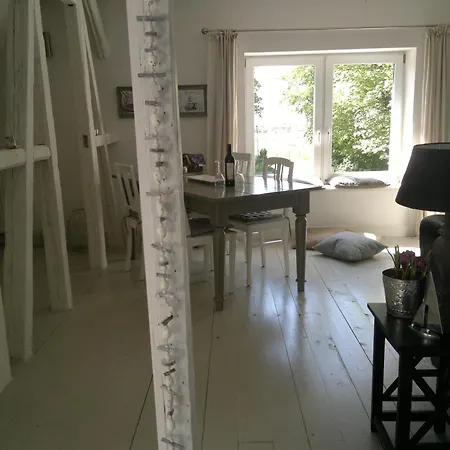 Апартаменты Inspektorenhaus Am Jagdschloss Mit Meerblick Hohen Niendorf